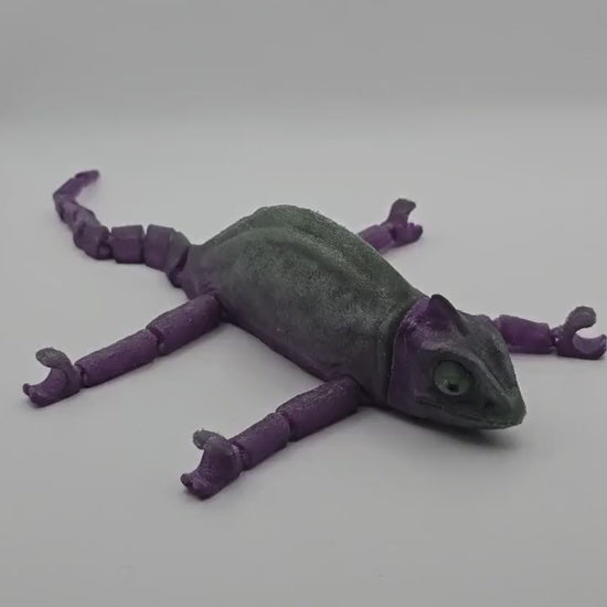 bendable stretchable articulated chameleon
